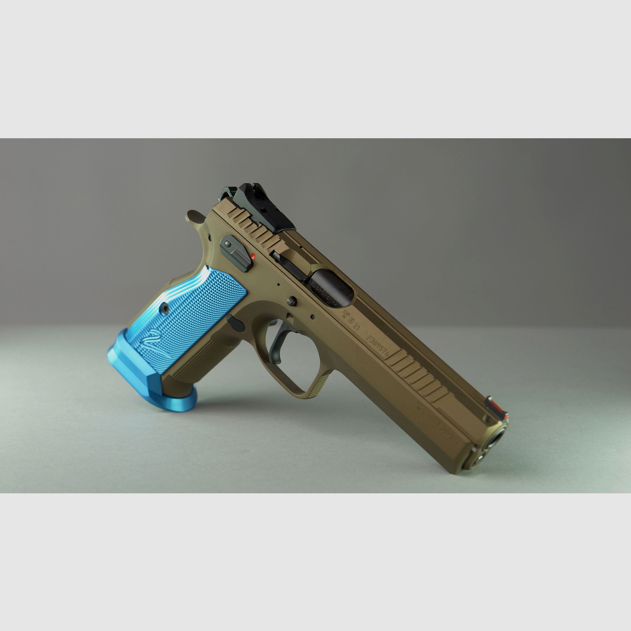 CZ TS2 Spalona Brąz "Niebieskie Niebo" 9mm Edycja Specjalna