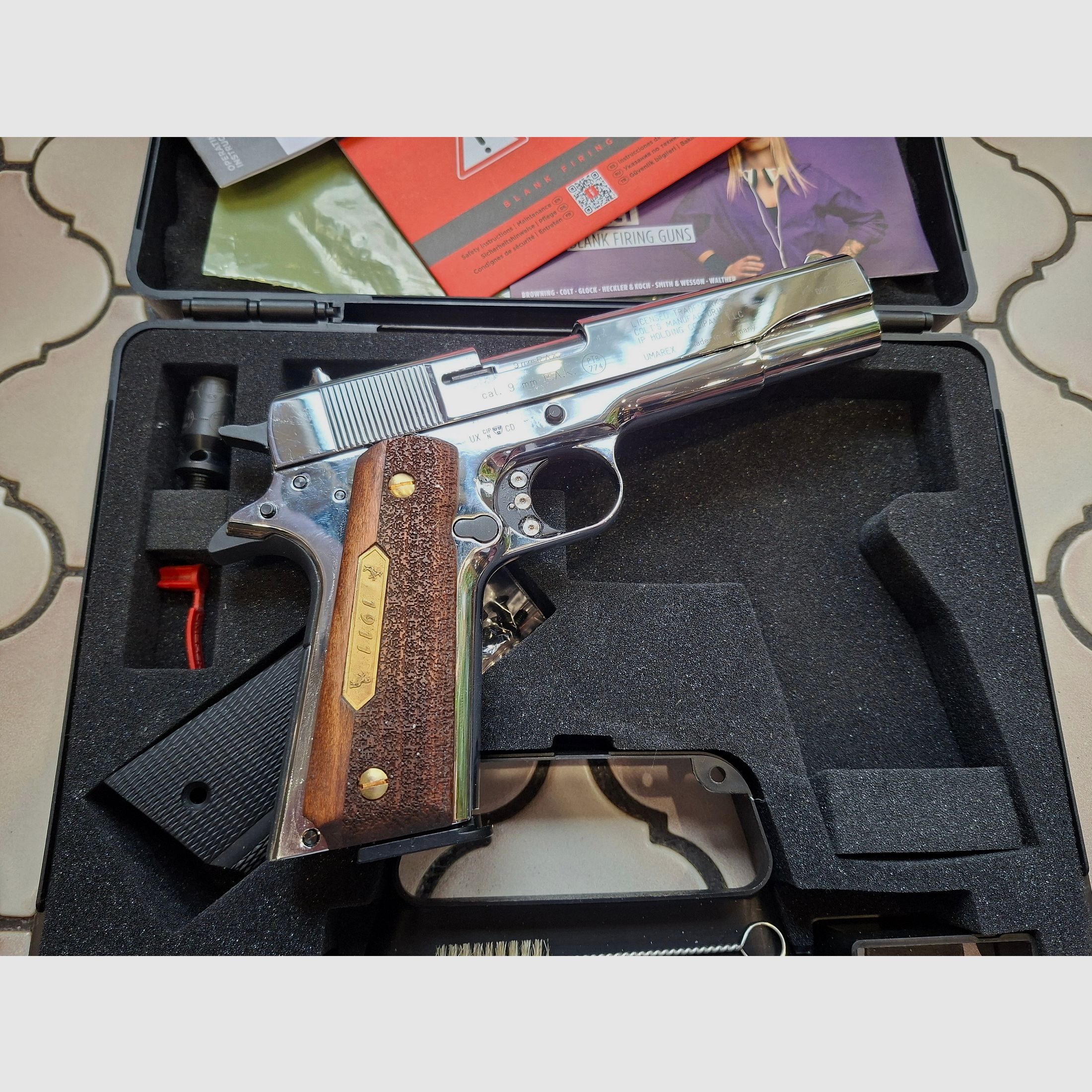 Colt 1911 Chrom, neu, unbeschossen, lange Federführung, Sammlerstück.