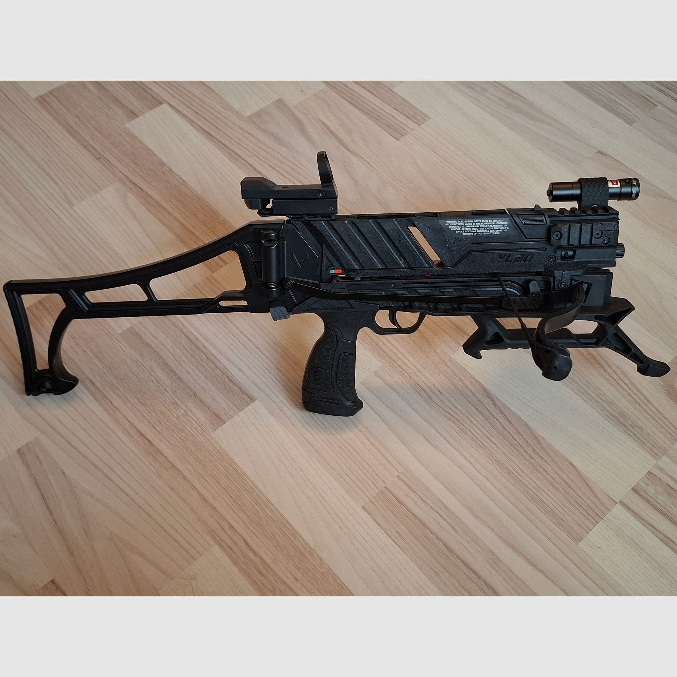 taktische Repetierarmbrust EK Archery Vlad 60 / 90 lbs mit 8-Schuss Magazin