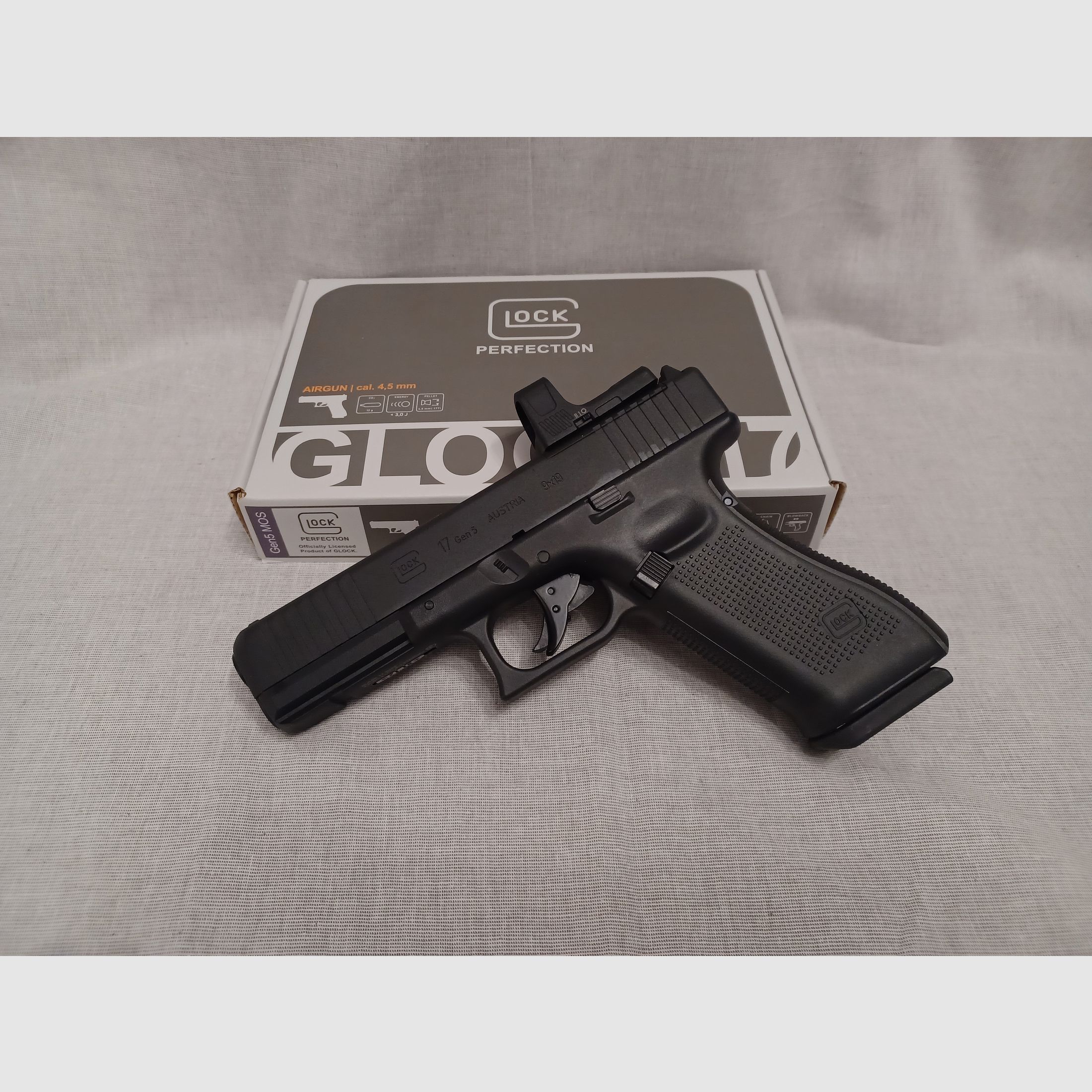 Glock 17 Gen5 MOS / RDS 8 / 4,5 mm DIABOLO / BlowBack / CO2 / Pistole / OVP (81)