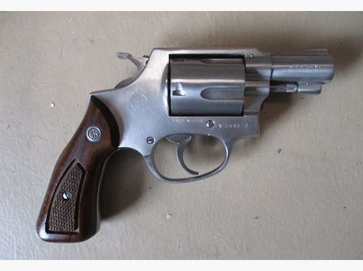 Revolver Rossi 2 pollici in acciaio inox per colpo di grazia e protezione venatoria