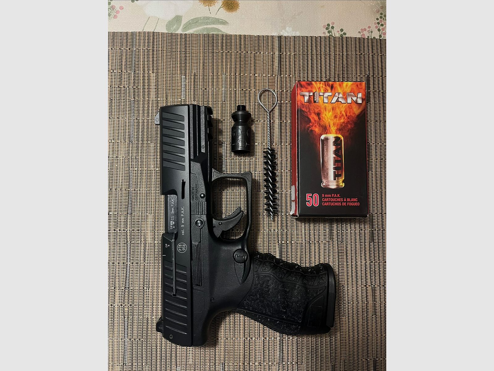 Walther PPQ M2 PTB 958 - 9 mm - P.A.K. - accessoires + munitions / pistolet à blanc, image 1 sur 5