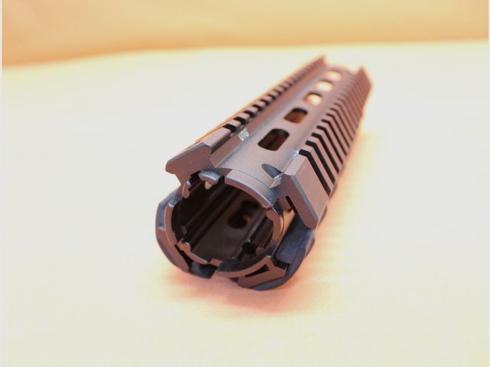 UTG - Leapers AR-15: Handguard/ 4-Rail-System UTG (MNT-T416MA) Drop In Mid Length (M5) Alu Handschutz incl. Covers