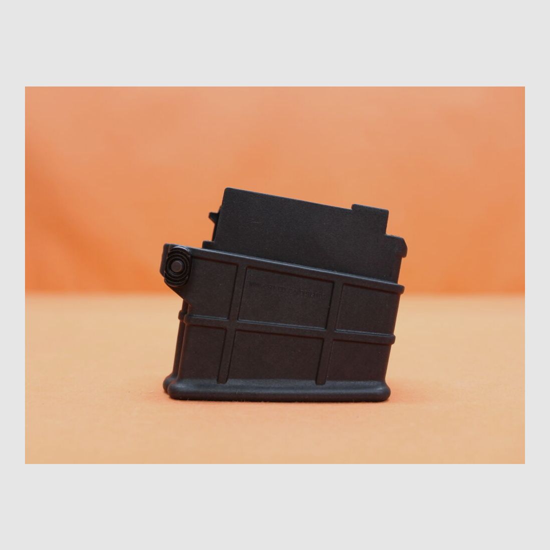 Armes légères tchèques - CSA Armes légères tchèques SA vz.58 223 : Adaptateur de chargeur AR-15 en polymère noir (58-2-065) Convient pour l'utilisation de chargeurs métalliques USGI AR-15