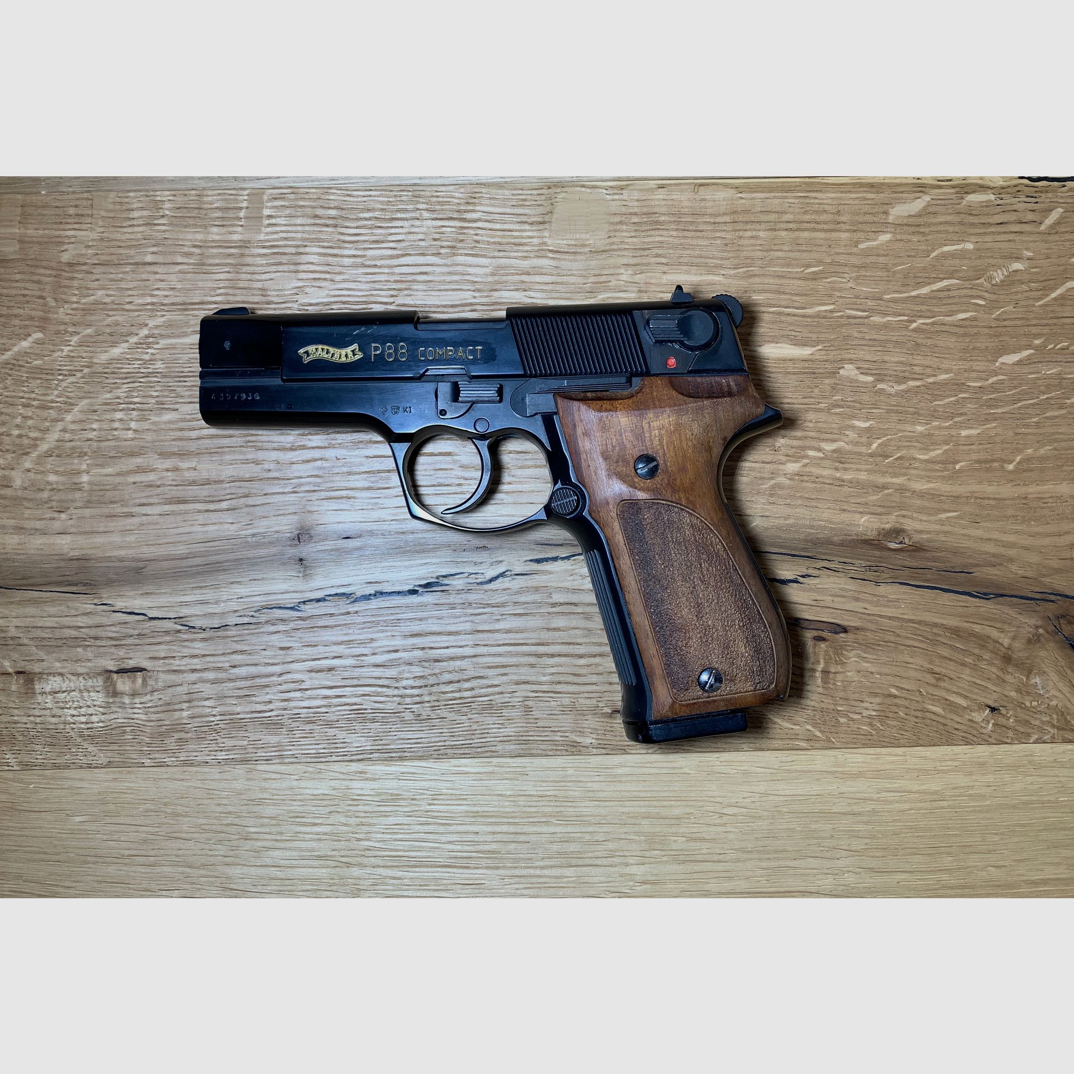 Walther P88 Compact signal pistol 9mm P.A.K. with wooden grips from Umarex