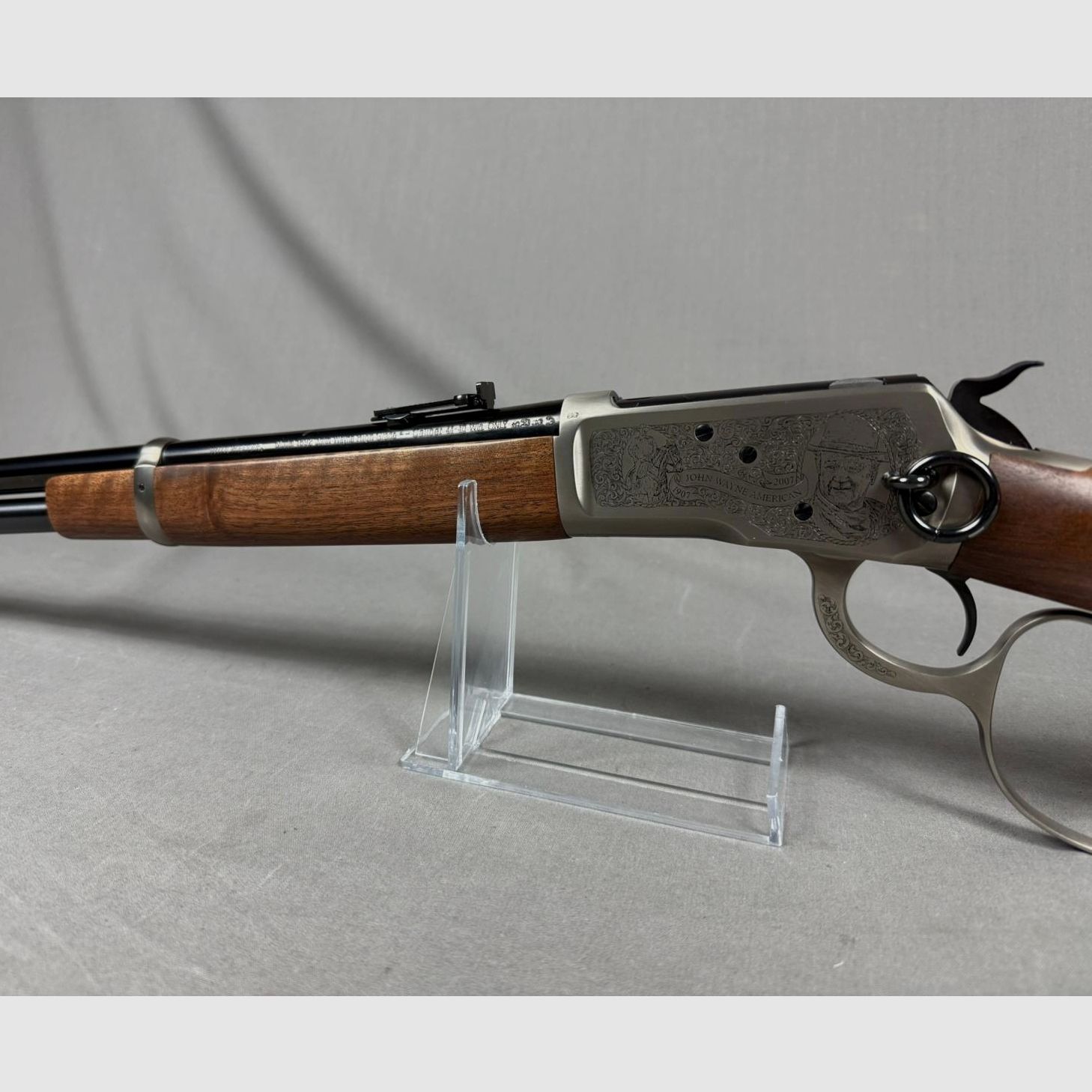 Winchester Mod. 1892  "John Wayne 100th Anniversary Custom Grade"   (.44-40 WCF)