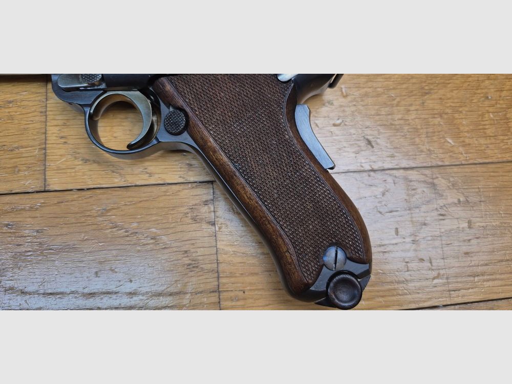 Zeer mooie Luger Zwitserland P06/1924 – Kal. 7,65 Parabellum – Arsenal van Bern in 1932 – Een van de 17.800! – Volledig monomatrikulier – Tijdschrift volgens model – Staat van bijna nieuw! Prachtig! TBE++, afbeelding 3 van 28