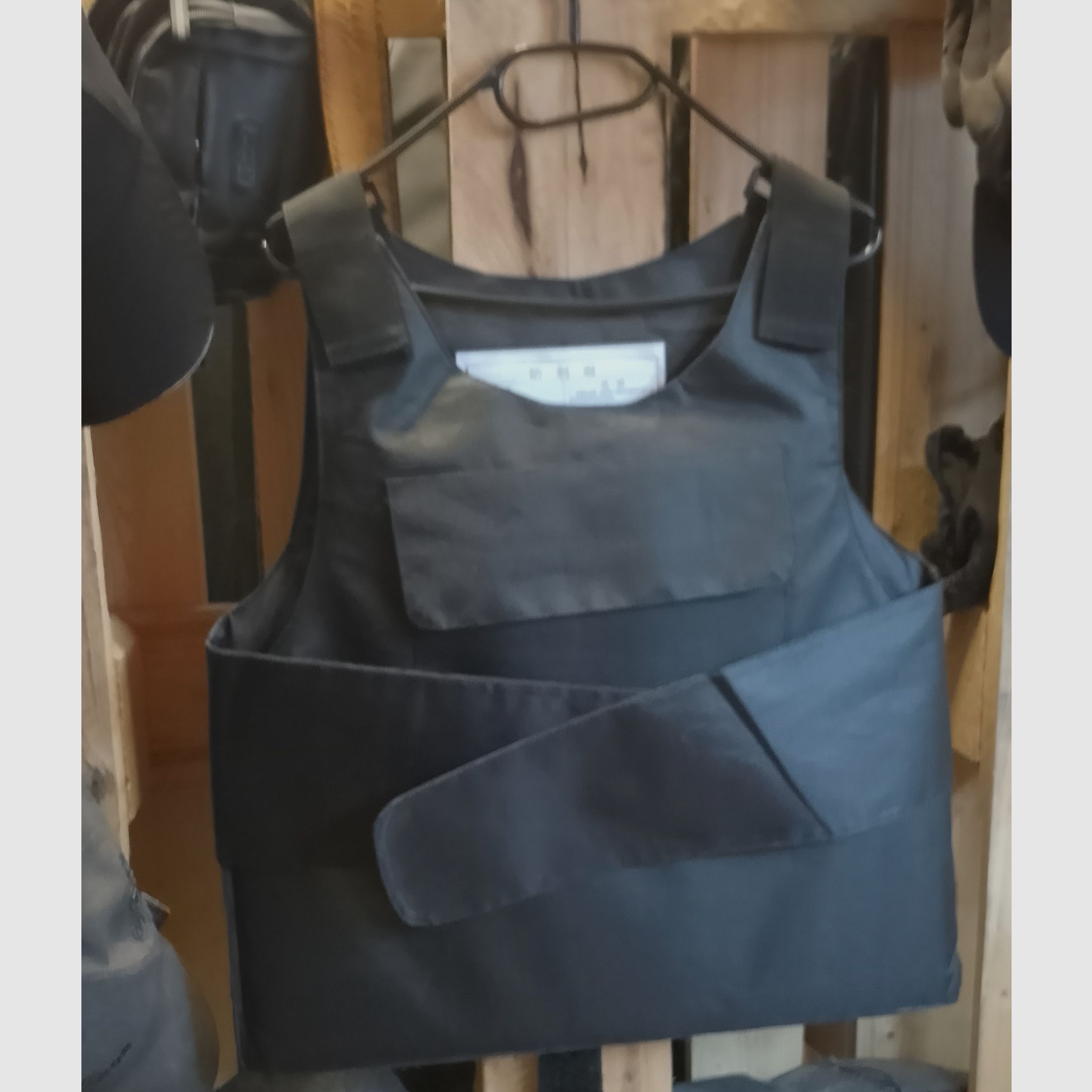 Sicherheitsweste Sicherheitsdienst hieb stichfest Stichschutzweste Security Guard Anti-Stab Taktische Weste Schutzweste Manganstahl 