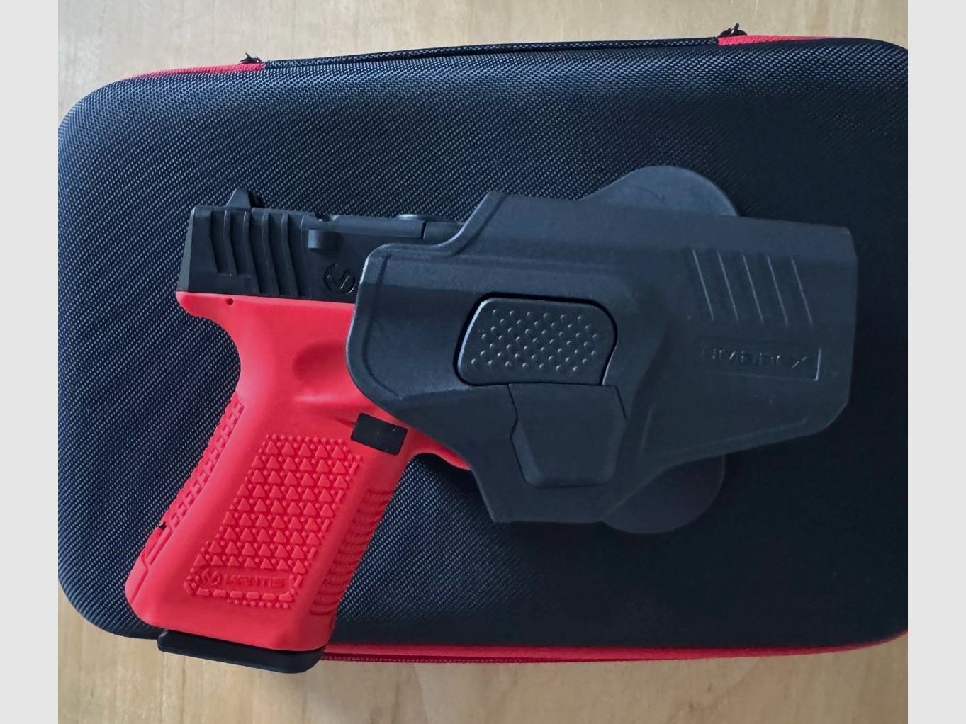 Mantis Titan X 701 laser dry-fire training pistol (like Glock 19)