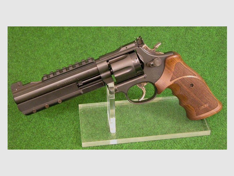 ZWARTE DIAMANT DOEL S&W 586 6" Inch 357 Magnum