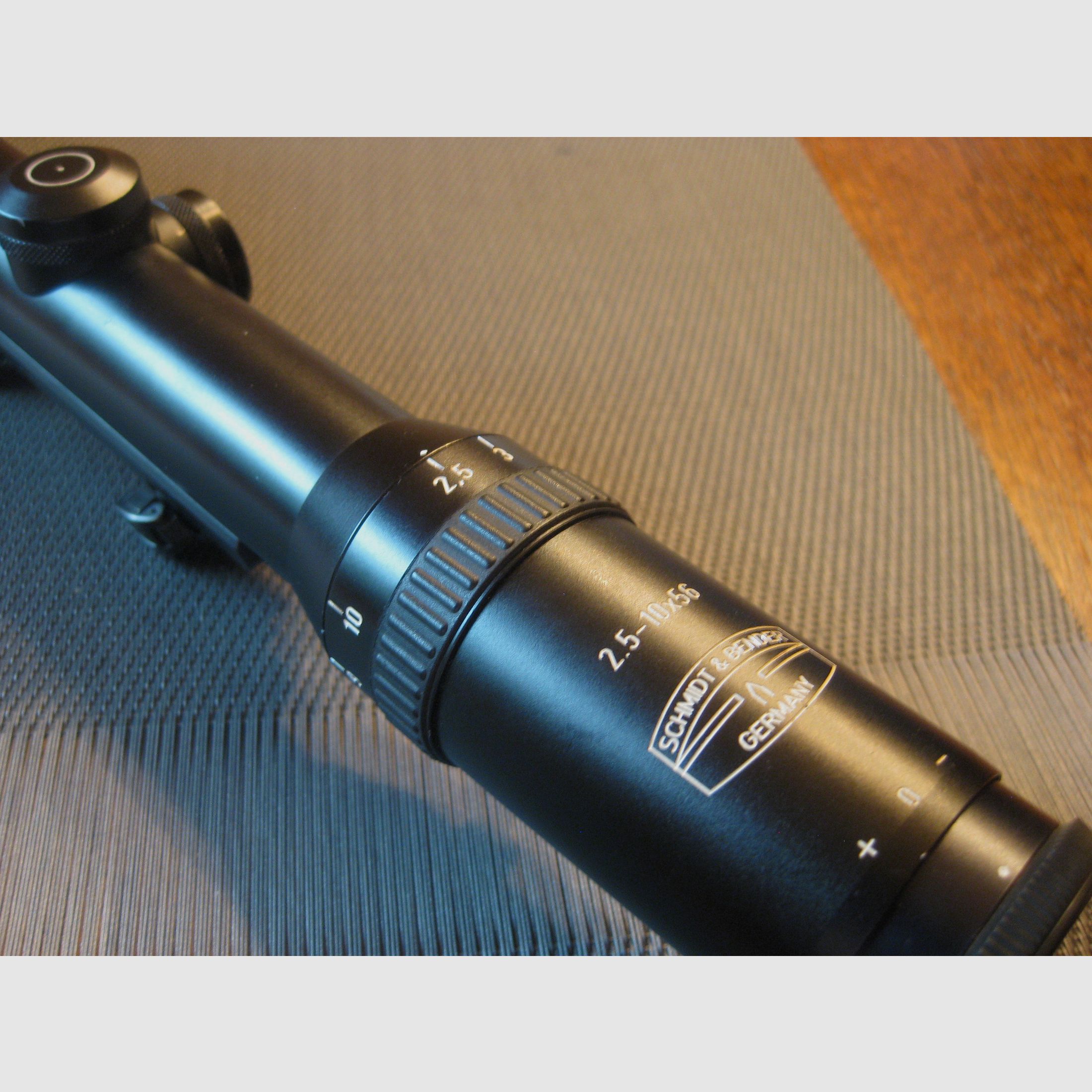 KLASSIKER = Schmidt&Bender 2,5-10x56 Absehen-4 mit Schiene und original Blaser-Sattelmontage für Blaser und Sauer 505 passend !! KEIN ZEISS-SWAROVSKI-LEICA-DD-MINOX-GPO usw.