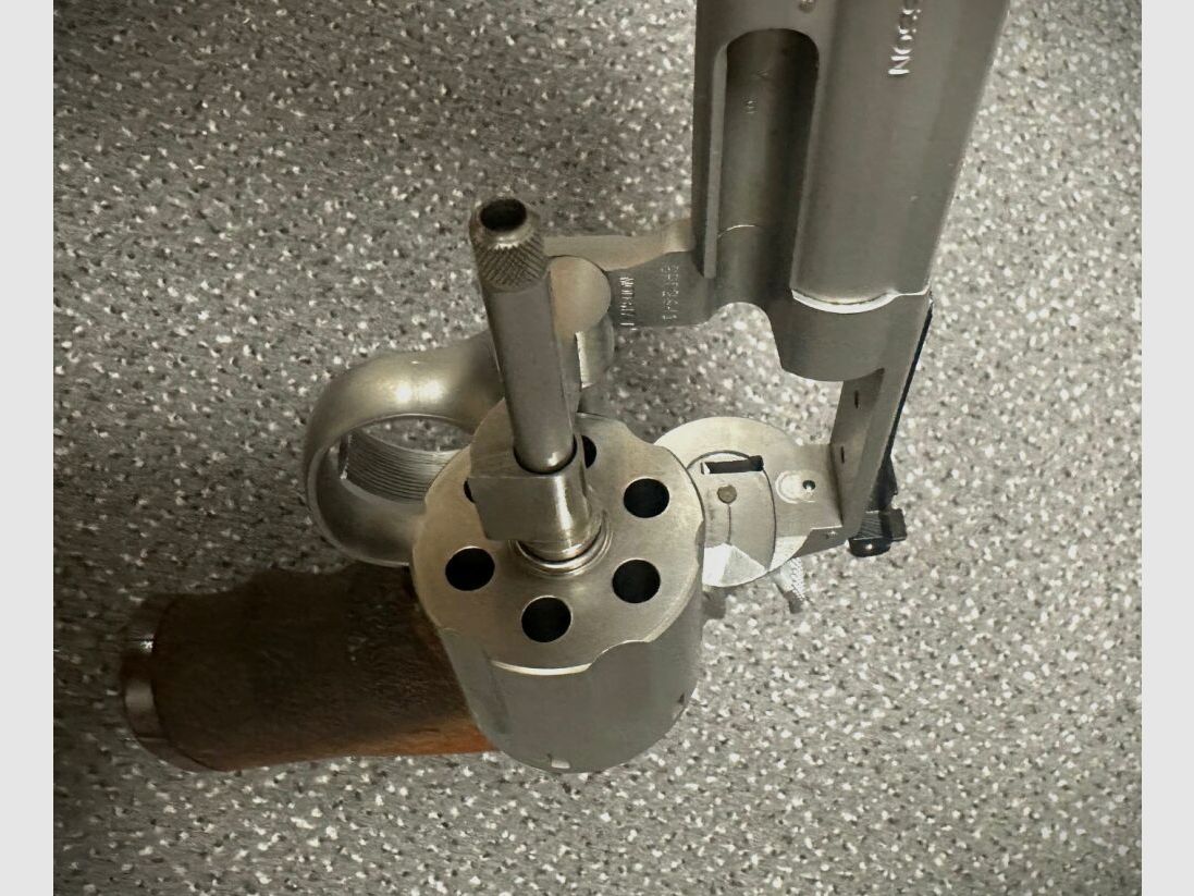 S&W Smith & Wesson 617-1 Target Champion