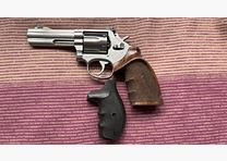 Revolver Smith & Wesson Mod. 686-3, Kal. .357 Magnum/.38 Special aus dem Smith & Wesson Performance Center mit Kompensator und Munition!!