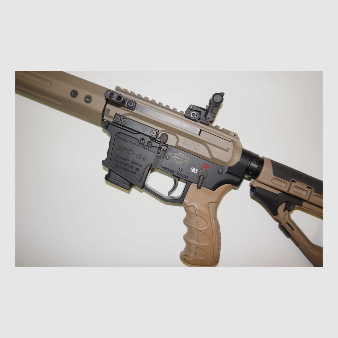 GWMH Selbstladebüchse GWMH SPC-SPORTER A4 10" (SWISS PISTOL CARBINE) FDE Kal.9x19 AR15 Glock Magazin