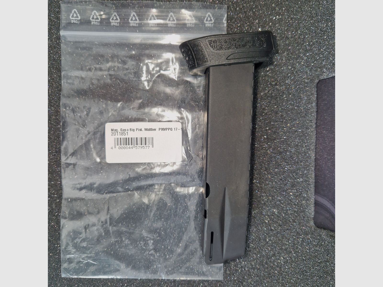 Walther PPQ / P99    cargador de repuesto 17  disparos 9mm P.A.K.  !!!