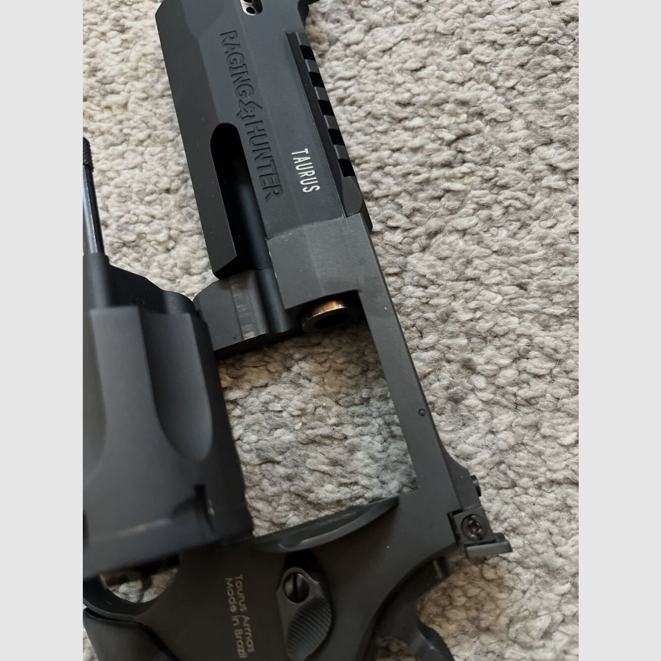 Taurus Raging Hunter