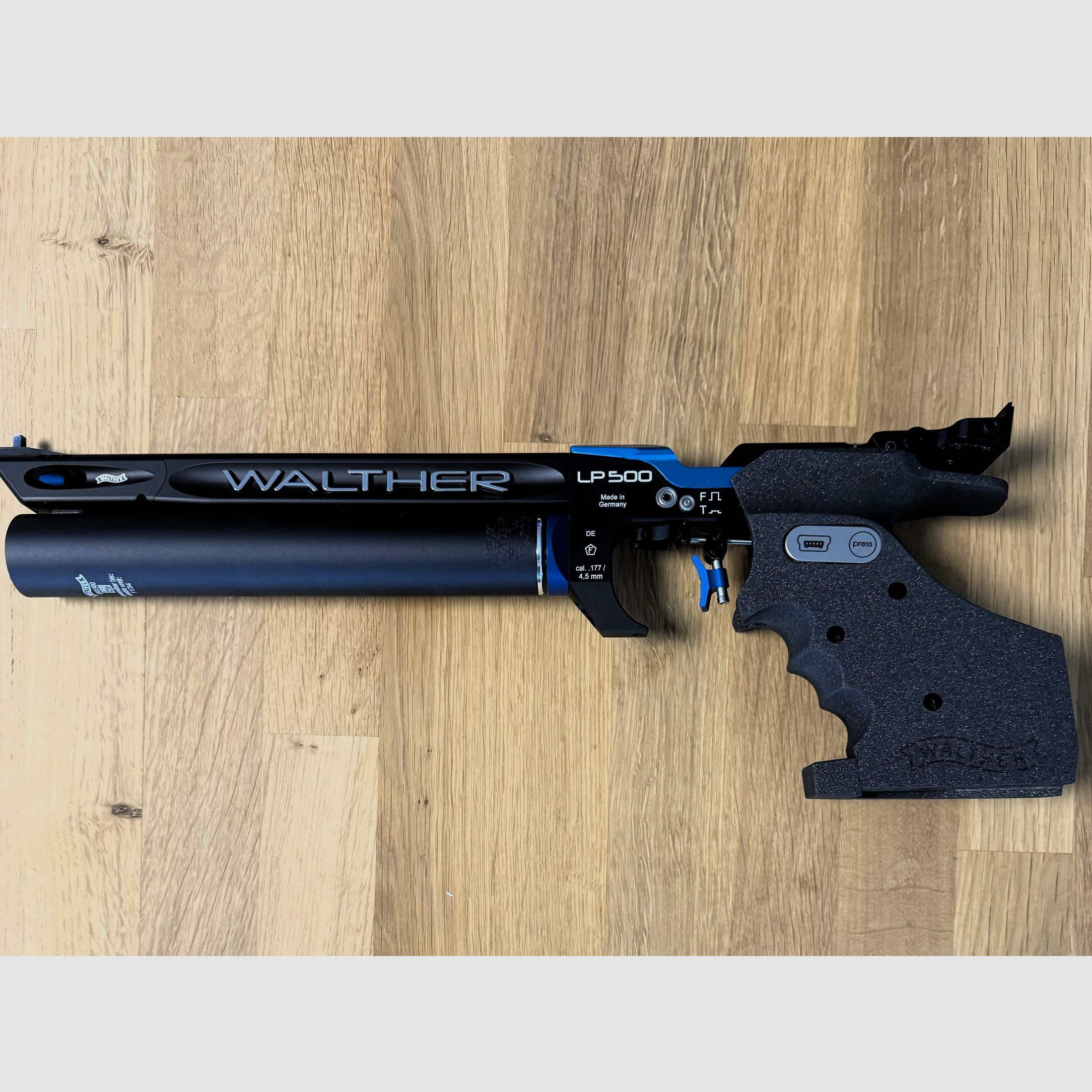 Walther LP 500 Meistermanufaktur mit el. Abzug, blau, 5D Griff M/L mit viel Zubehör