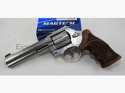 Smith & Wesson 686 Campeón de Tiro Deluxe