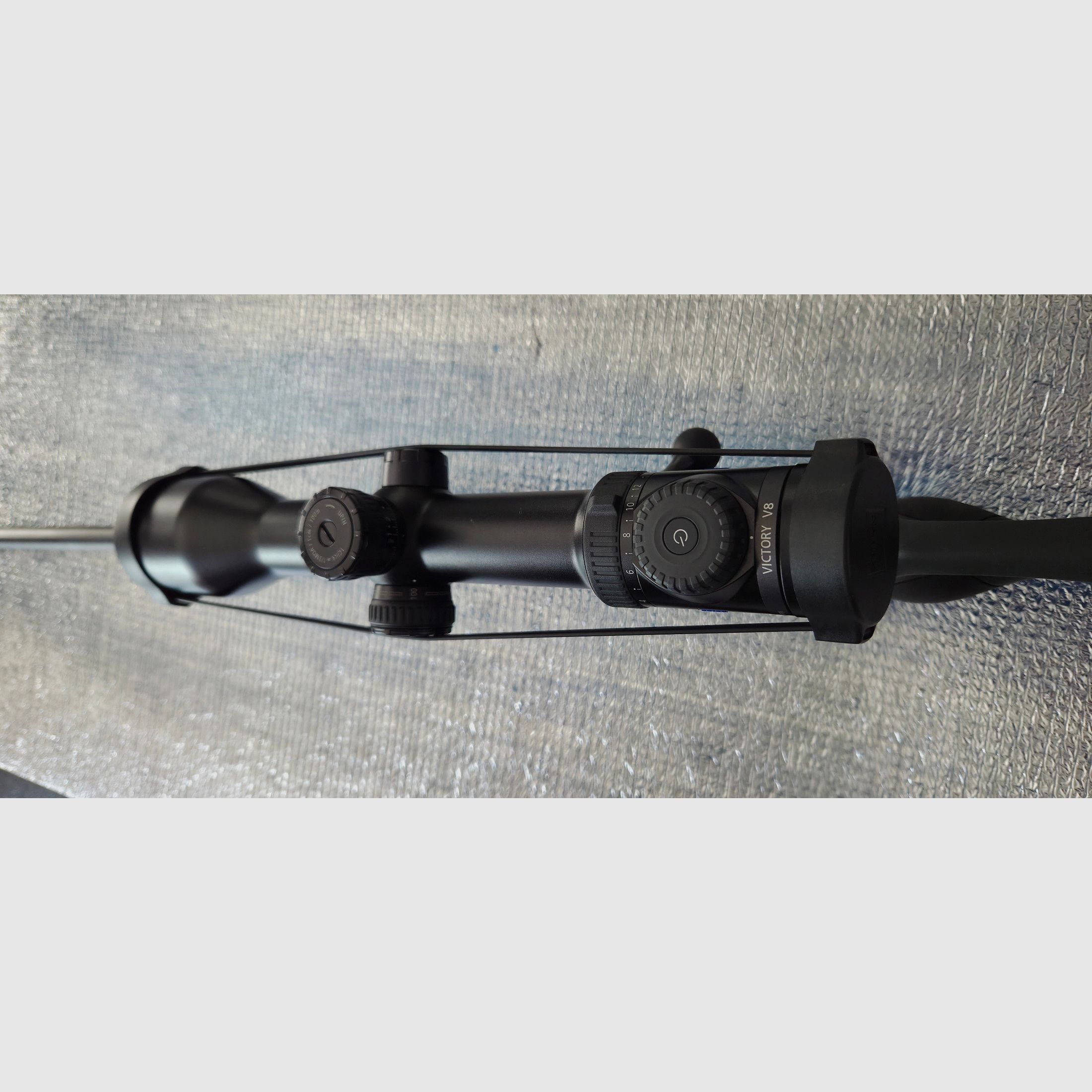 Sauer 404 Synchro XT (Sistema de acero) con mira telescópica y silenciador