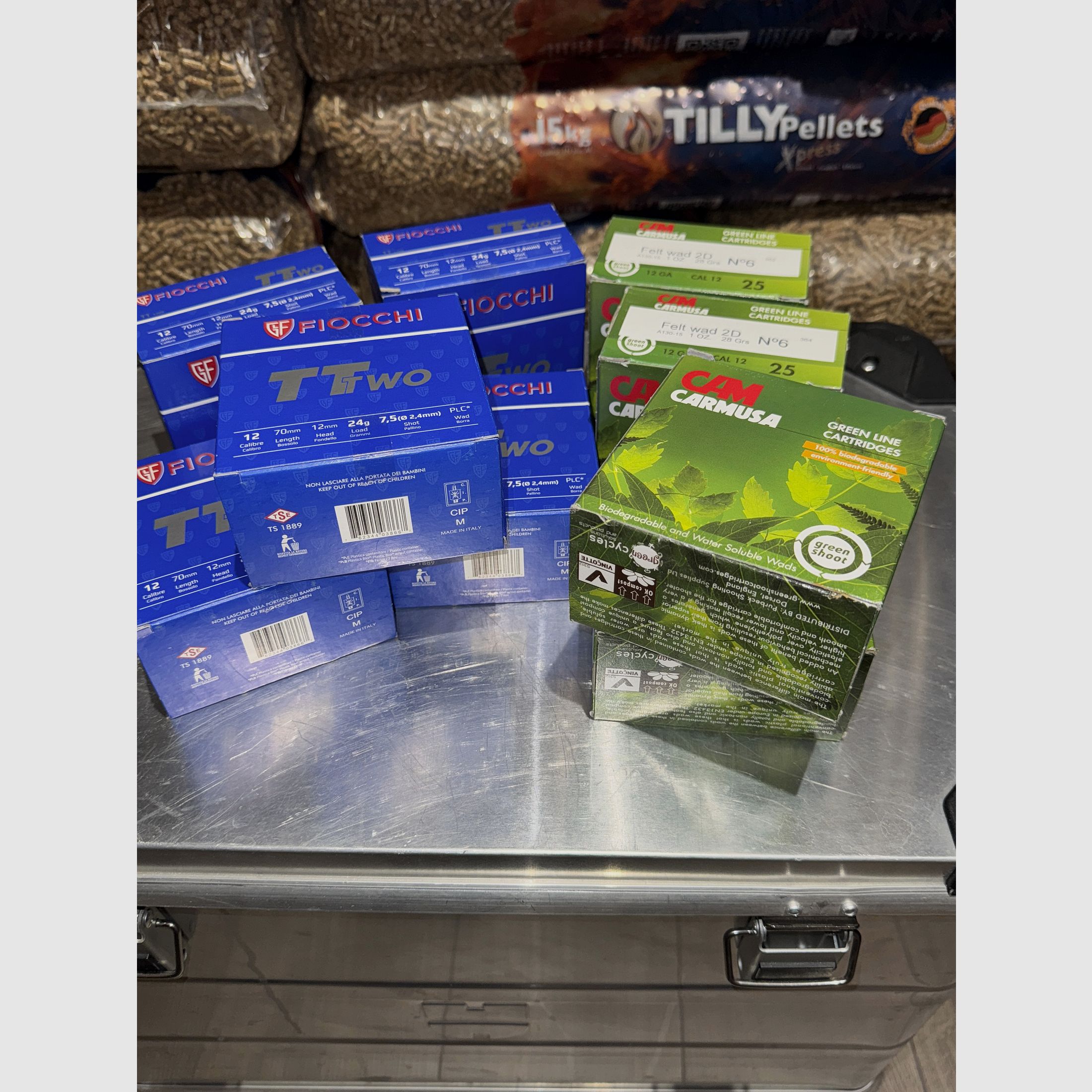 Kaliber 12, diverse, original verpackt