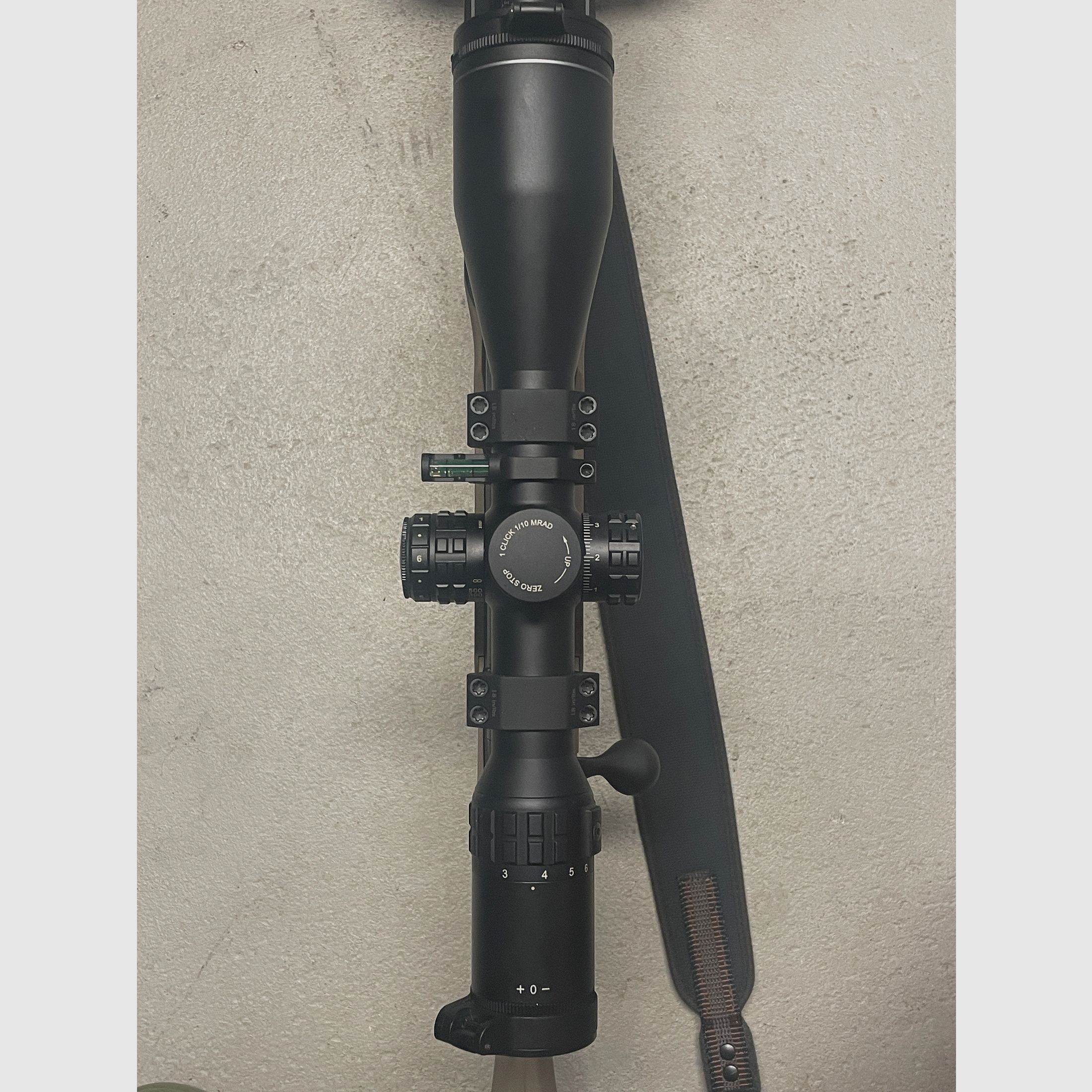 Savage Arms 110 Tactical Hunter in MDT XRS-Chassis, Komplett-Paket mit Schalldämpfer