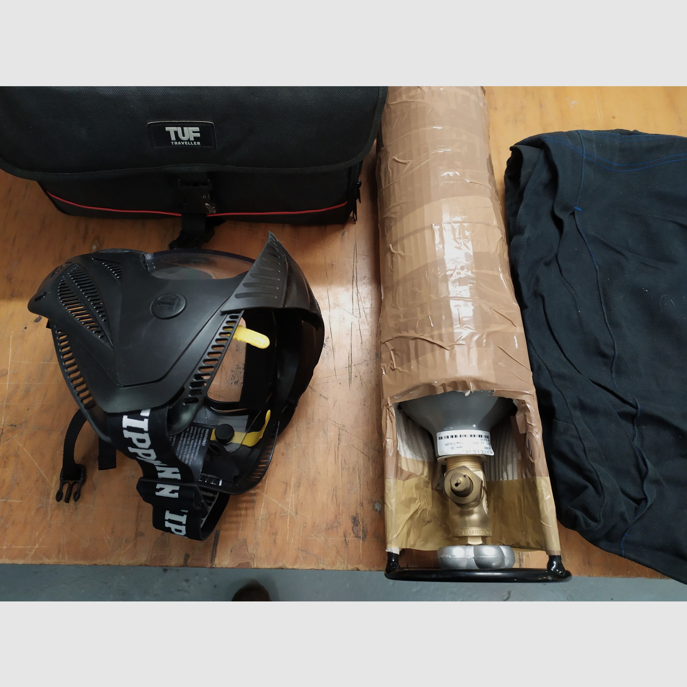 Attrezzatura completa per Paintball - Come nuova - con Marker Cal.68 e 2 serbatoi di CO2 ecc.