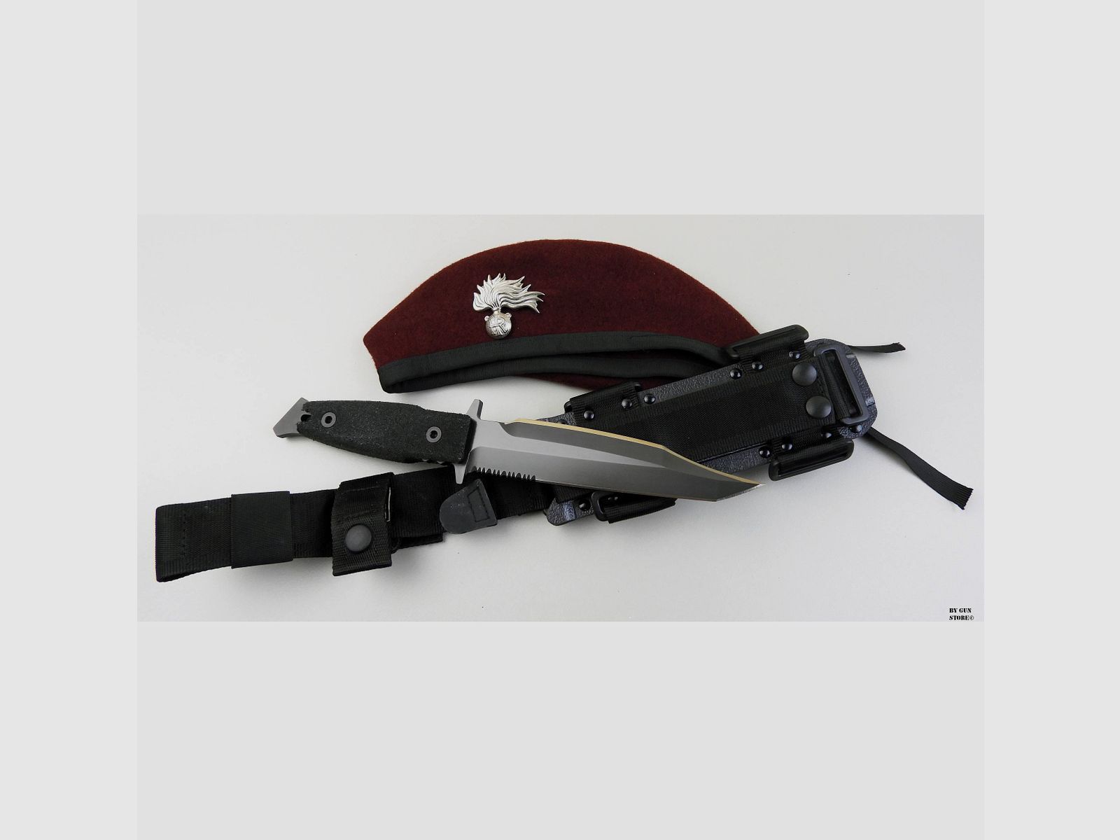 Pugnal 1. Regiment Carabinieri Paracadutisti „Tuscania“ – Extrema Ratio, Bild 1 von 9