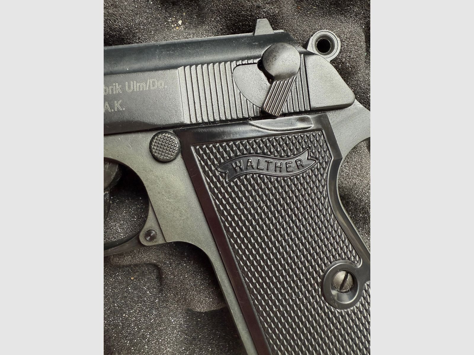 Walther PPK 9mm Schreckschuss