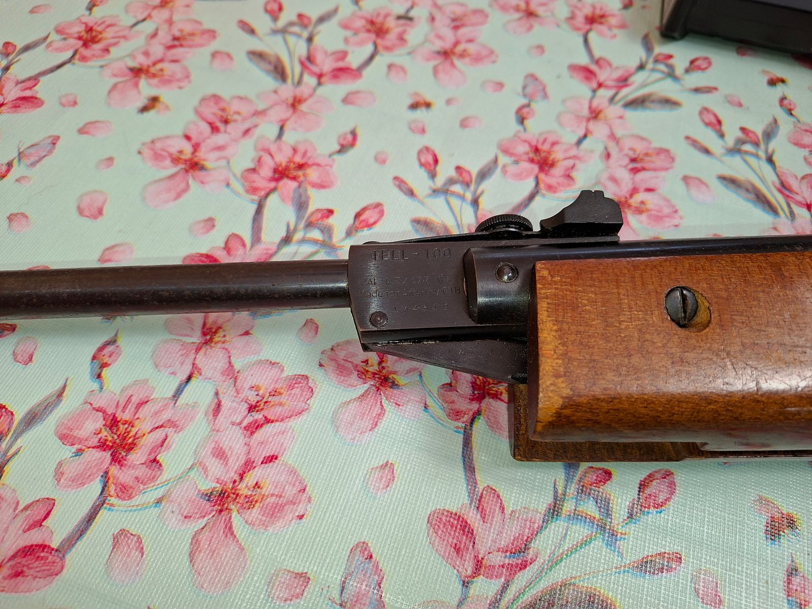Carabina de aire TELL- 100 Cal.4.5mm
