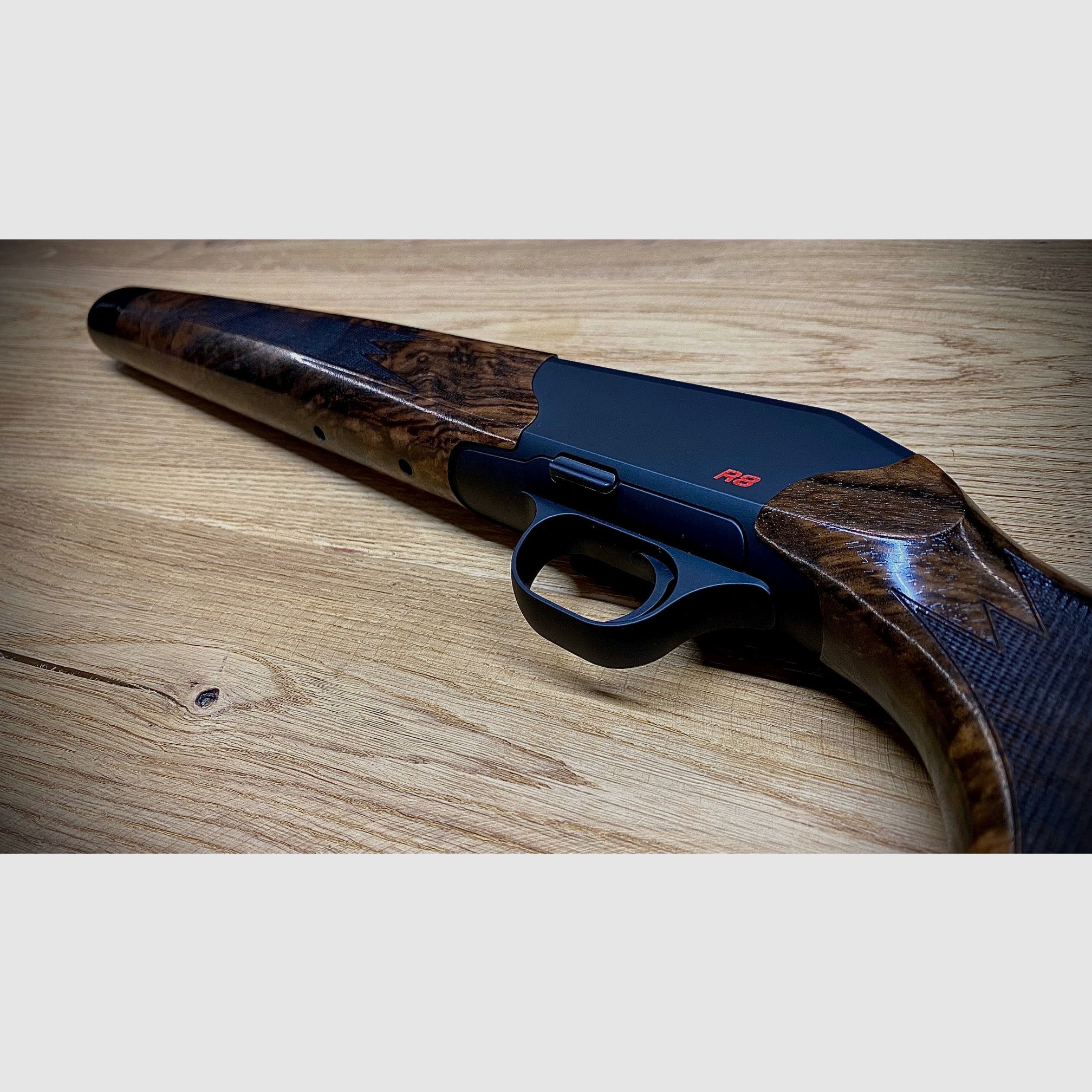 Blaser R8 Safari Schaft mit Gehäuse-System / HK7 / rote Schaftkappe / Finanzierung möglich!
