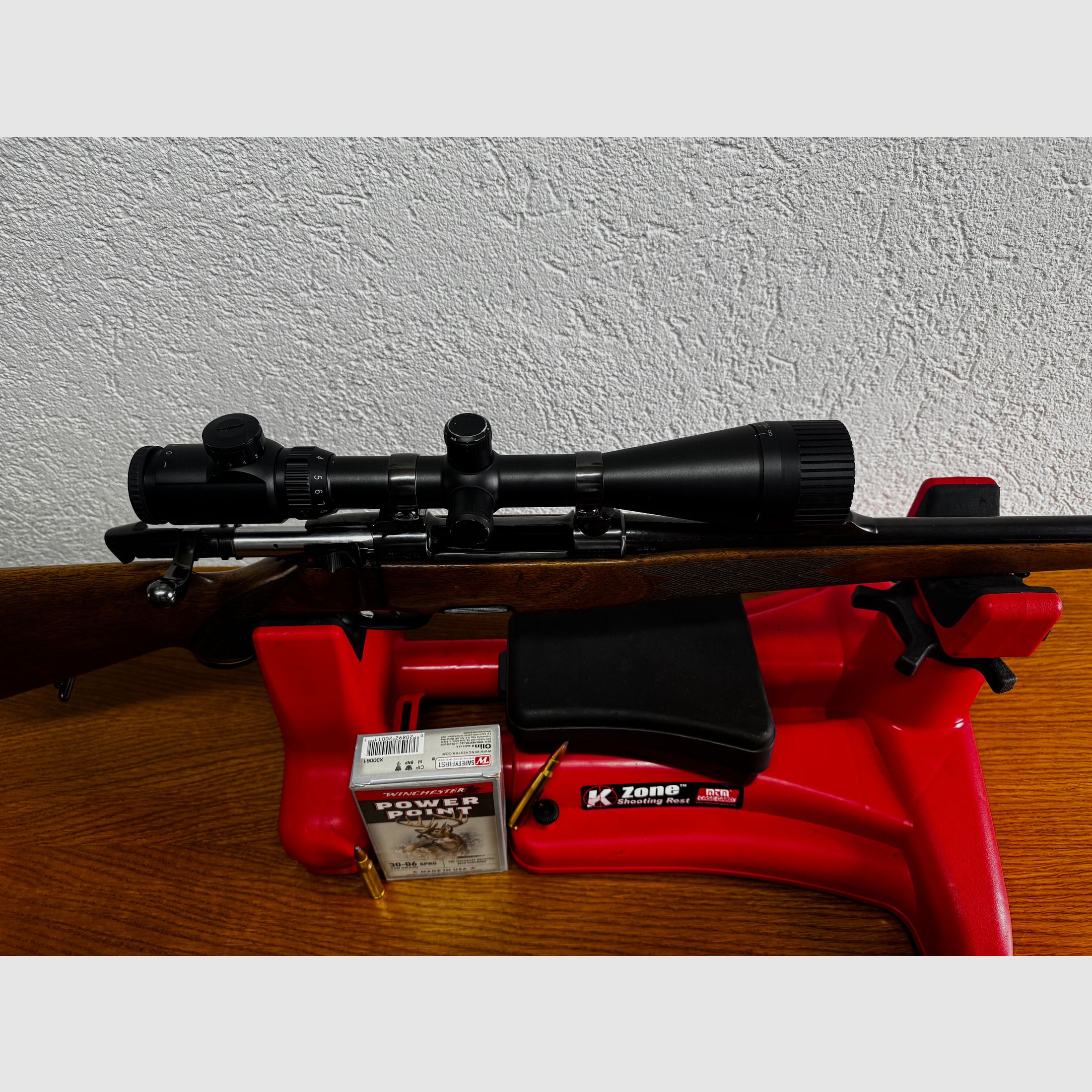 Steyr Mannlicher Stutzen Model M mit Leuchtpunkt Zielfernrohr 4-16x50 AOE