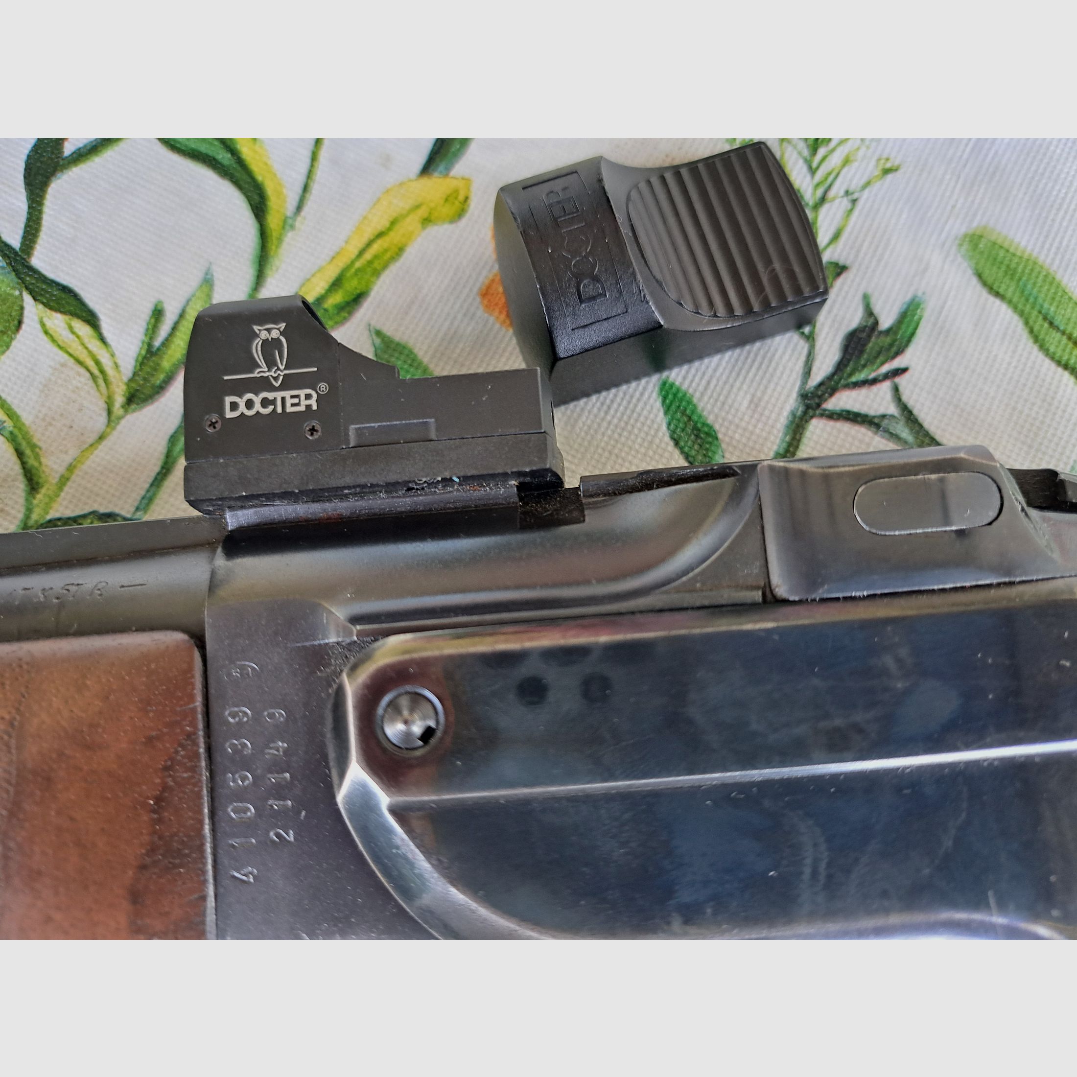 Brünner (CZ) ZH 104 Poldi acero especial con visor de punto rojo Docter