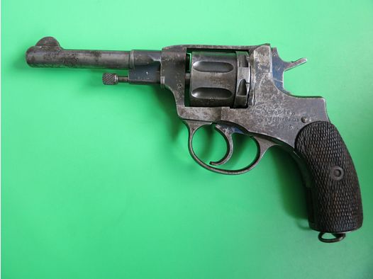 IMPERIAL RUSSIAN NAGANT REVOLVER WW2, 1922, DOUBLE-ACTION OFFICER MODEL, РСФС.Р.    #62