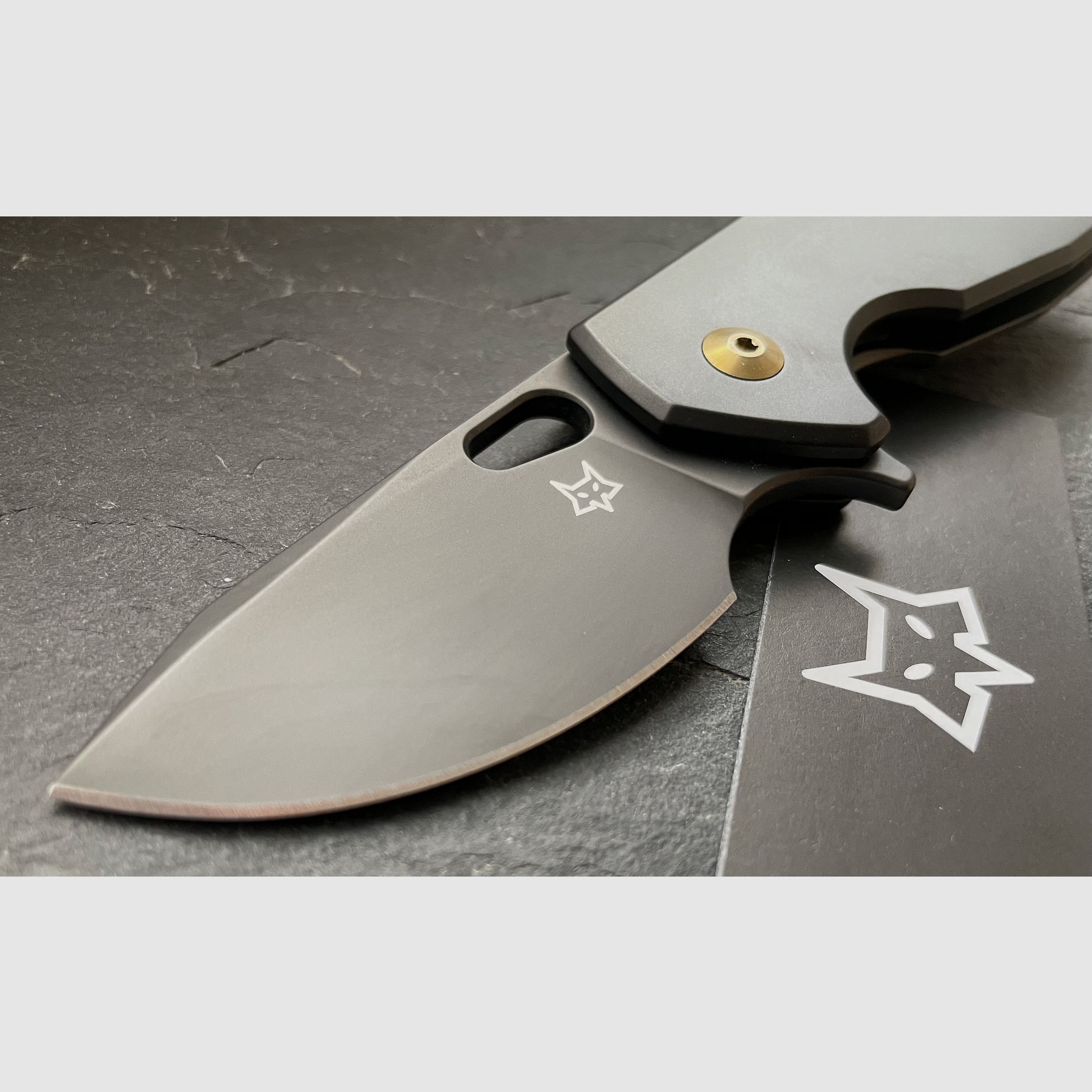 Fox Knives Suru FX-526 TI BB Black PVD Voxnaes M390 Titan Folder