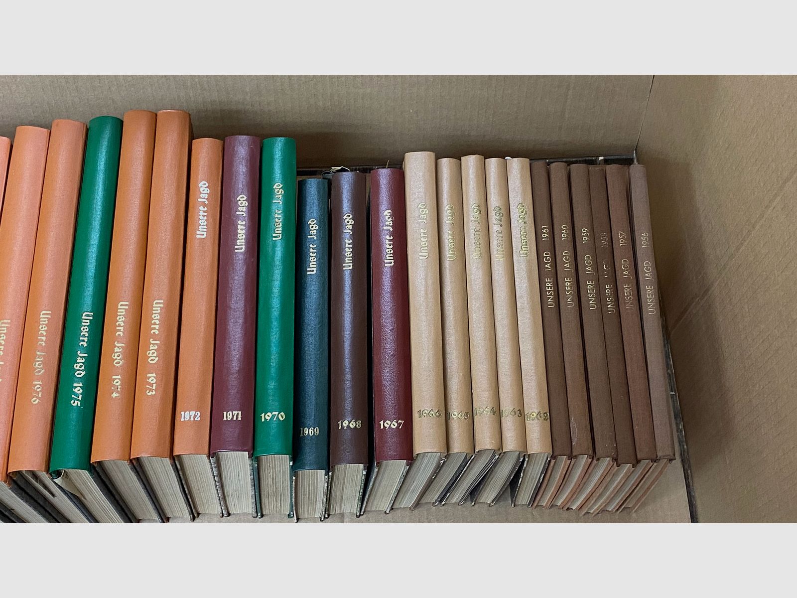  Tijdschrift "Onze Jacht" van 1956 tot 2020, unieke verzameling voor liefhebbers, 65 jaargangen, 1956 tot 2015 gebonden uitgaven, jachtkamer jachtboeken