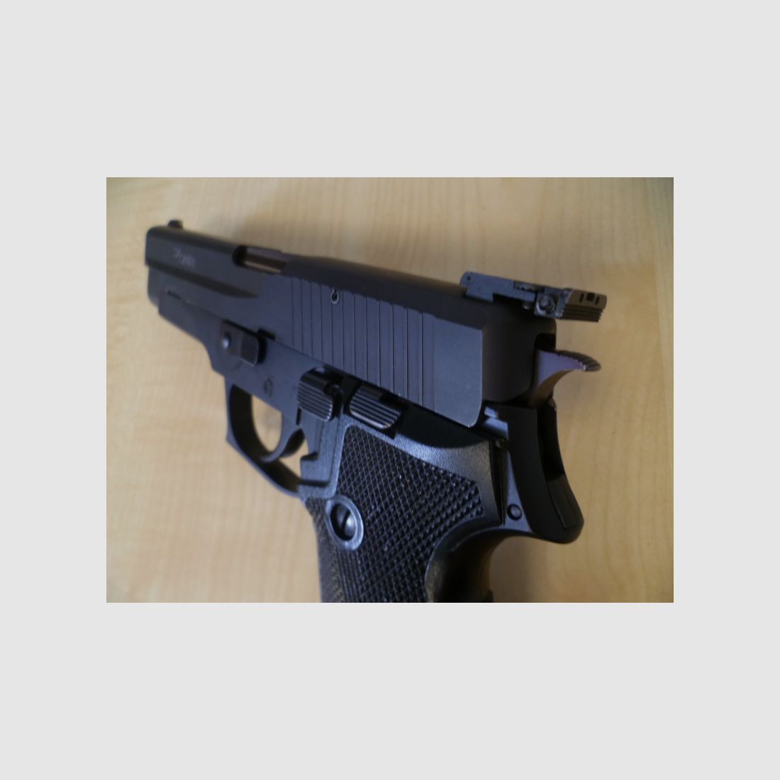 Pistole SIG Sauer P220 9mm Luger