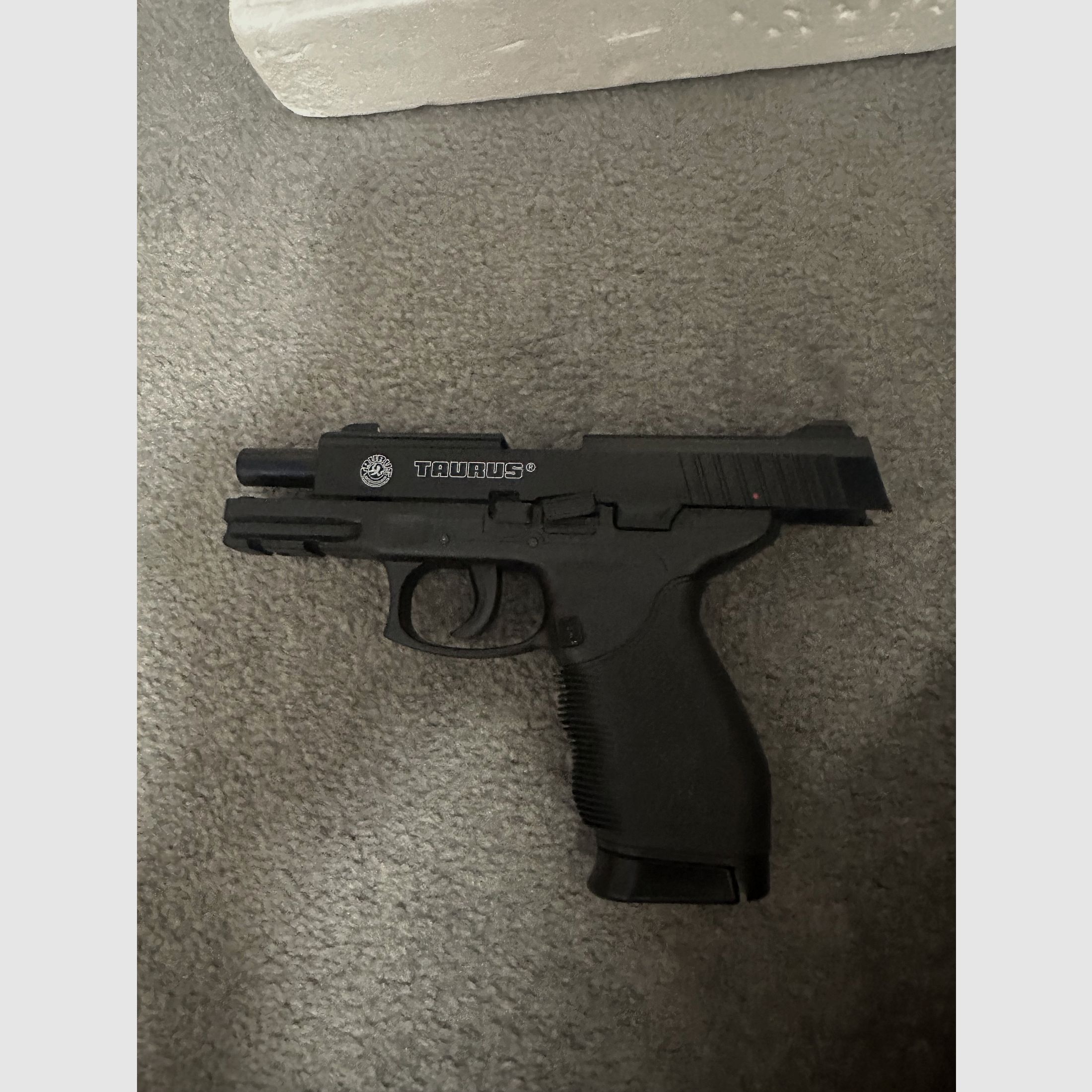 Taurus Pt 24/7 Softair