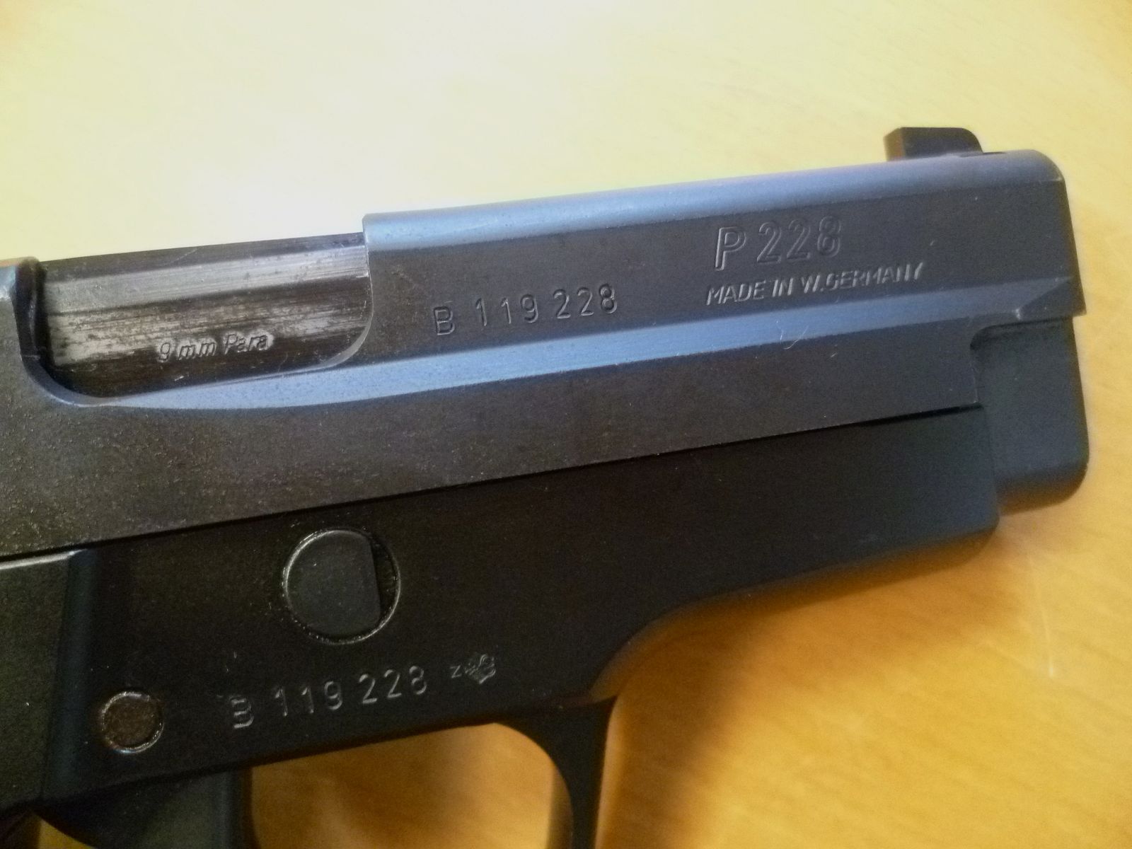 Pistolet SIG Sauer P228