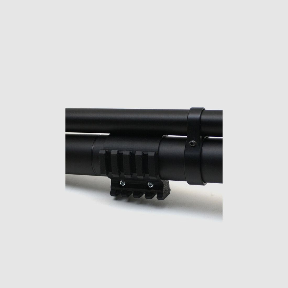 Kompakte Bottle Clamp mit drei Picatinny-Schienen für den Tank der FX Dreamline