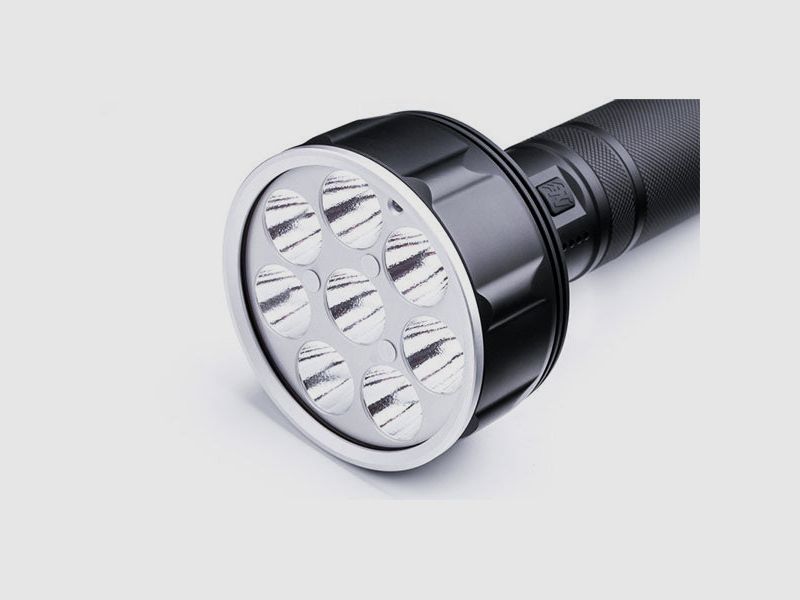Projecteur LED SAINT TORCH 31, 20 000 lumens (y compris batterie), image 2 sur 12