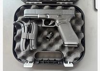 GLOCK 17 Gen5 First Edition – 9 mm P.A.K., unbeschossen im Originalkoffer