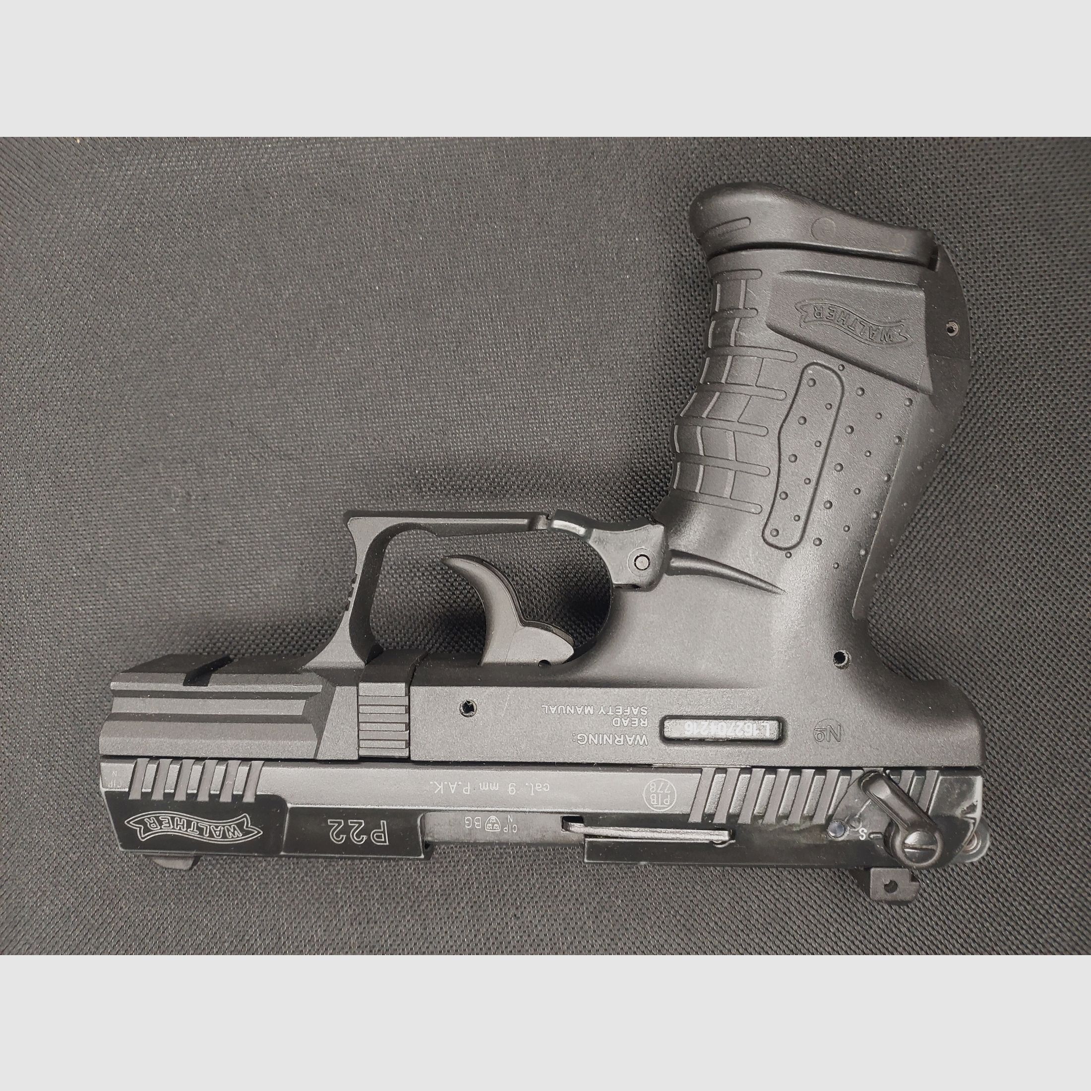 Walther P22 (P 22 Classic) Schreckschuss Pistool 9mm P.A.K. zwart (PTB 778) met Walther leren holster