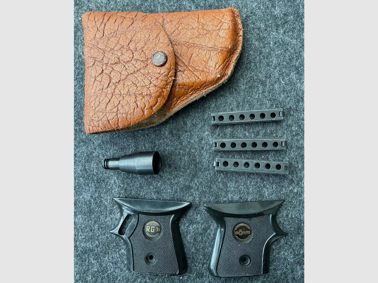 Magazine, Holster, Abschussbecher und Griffschalen für Röhm RG 3 RG3S