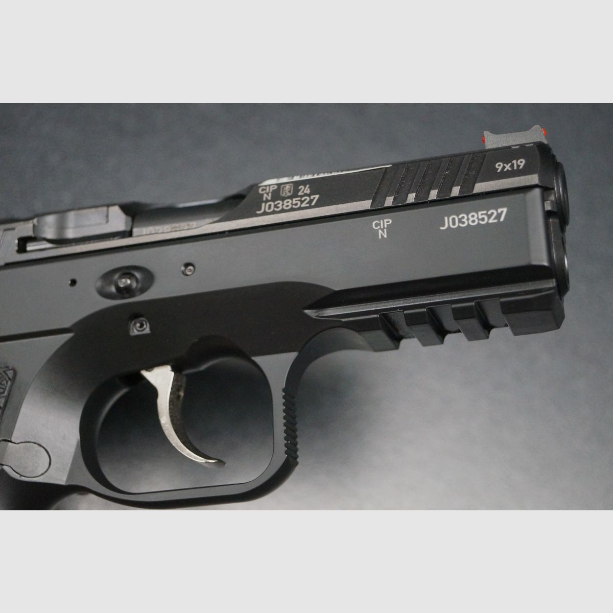 CZ Shadow 2 Compact Swell Black, Bild 2 von 7
