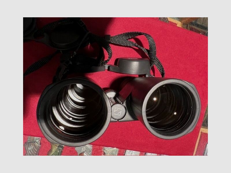 Commissie Com. Verrekijkers ZEISS 8x42 Conqu