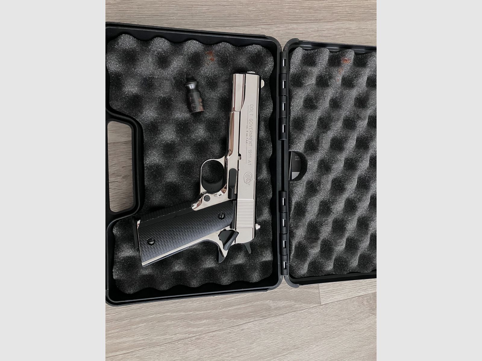 Colt Government 1911 A1 Chrome 9mm P.A.K.