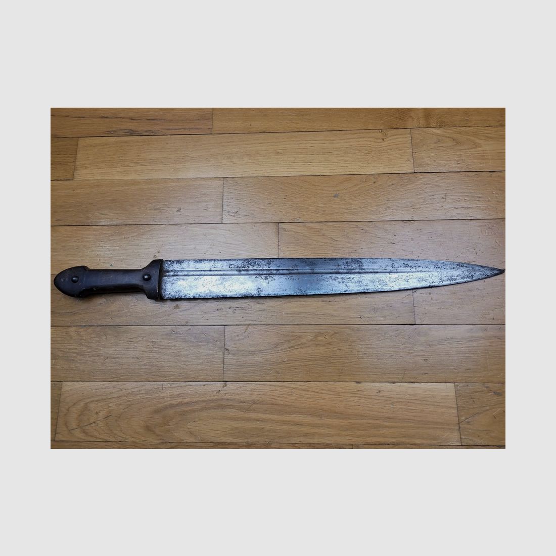 Buon e antico Kinjal – caucasico o russo – rara arma da combattimento – Inizio della seconda metà del XIX secolo – Ben conservato – Buone condizioni generali, immagine 2 di 10