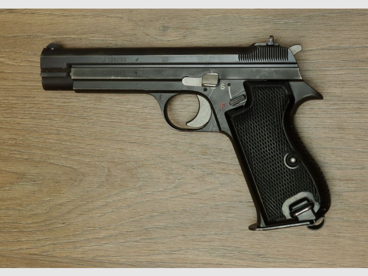 P210-2, zdjęcie 2 z 2