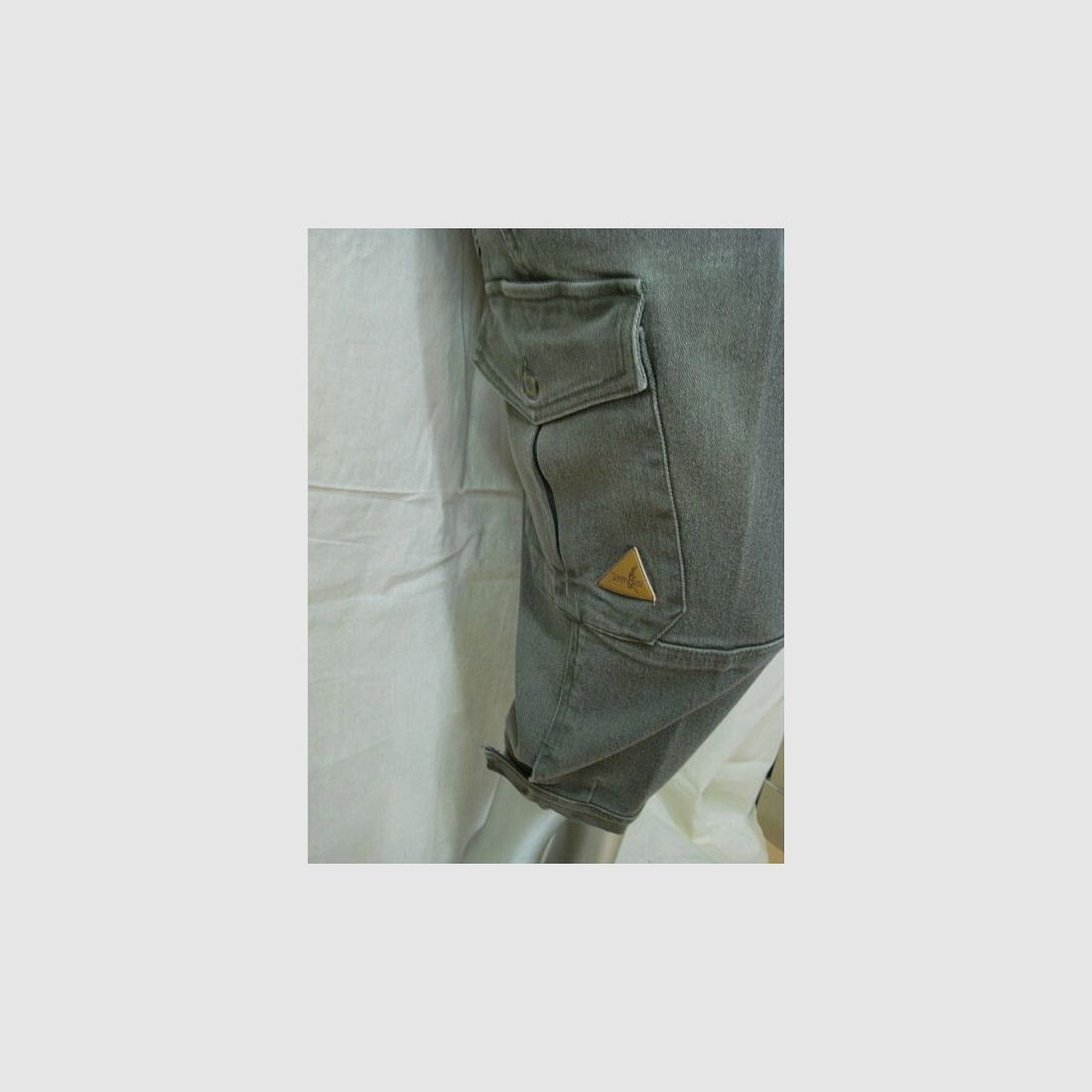 AKAH denim knee-length trousers