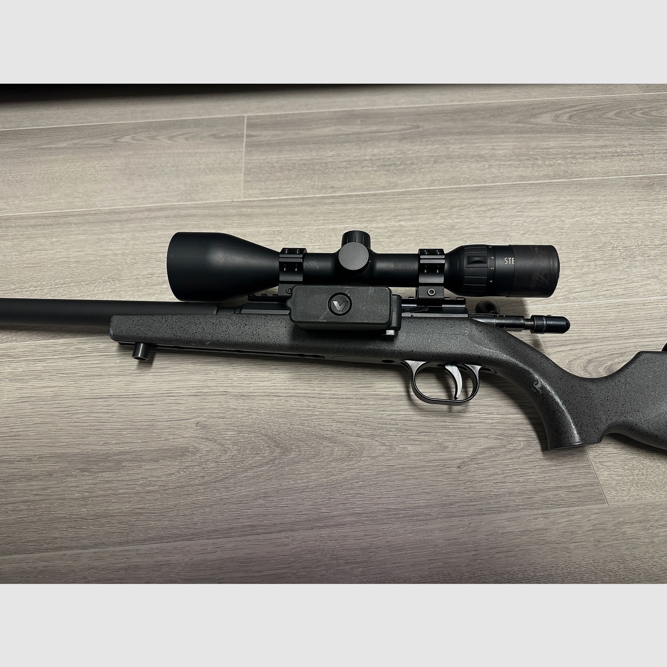 Voere S16 .223 Remington Repetierer mit Integralschalldämpfer Schonzeitbüchse